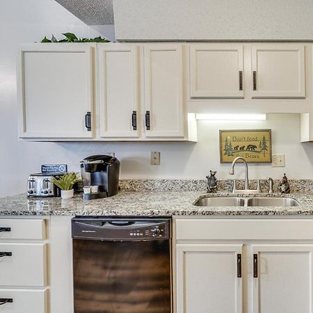 Downtown Gatlinburg Condo With Mountain-View Balcony Dış mekan fotoğraf