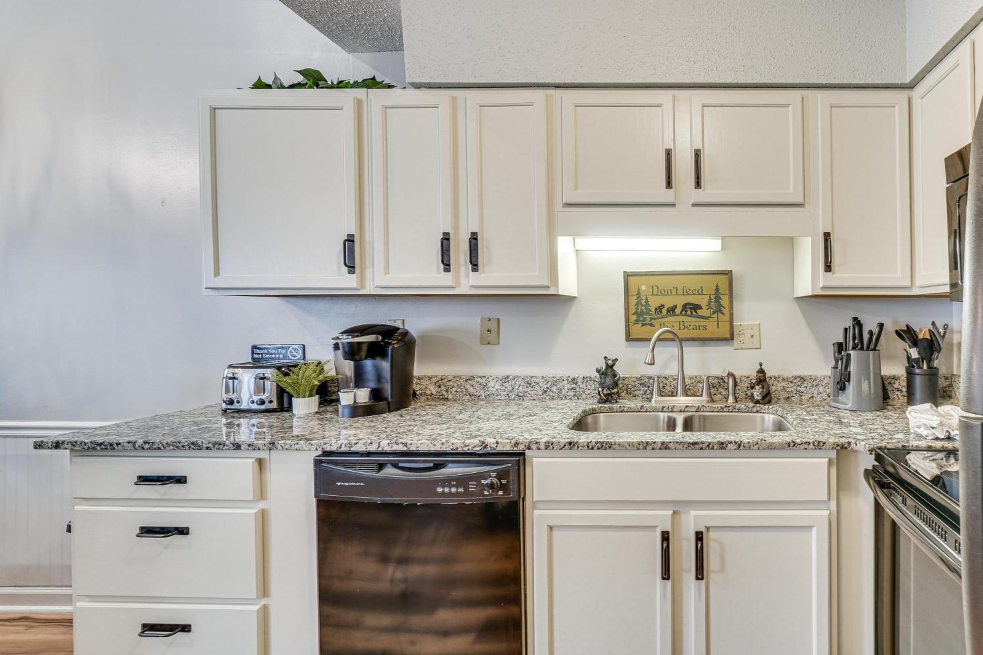 Downtown Gatlinburg Condo With Mountain-View Balcony Dış mekan fotoğraf