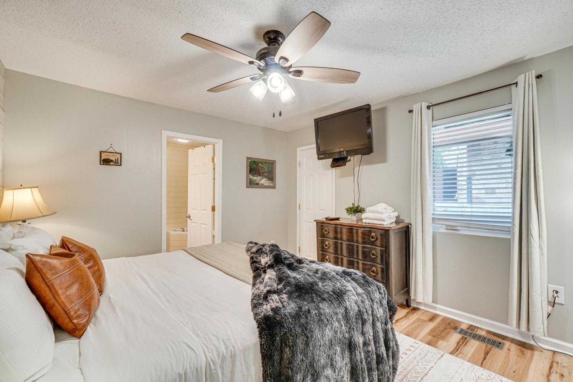 Downtown Gatlinburg Condo With Mountain-View Balcony Dış mekan fotoğraf