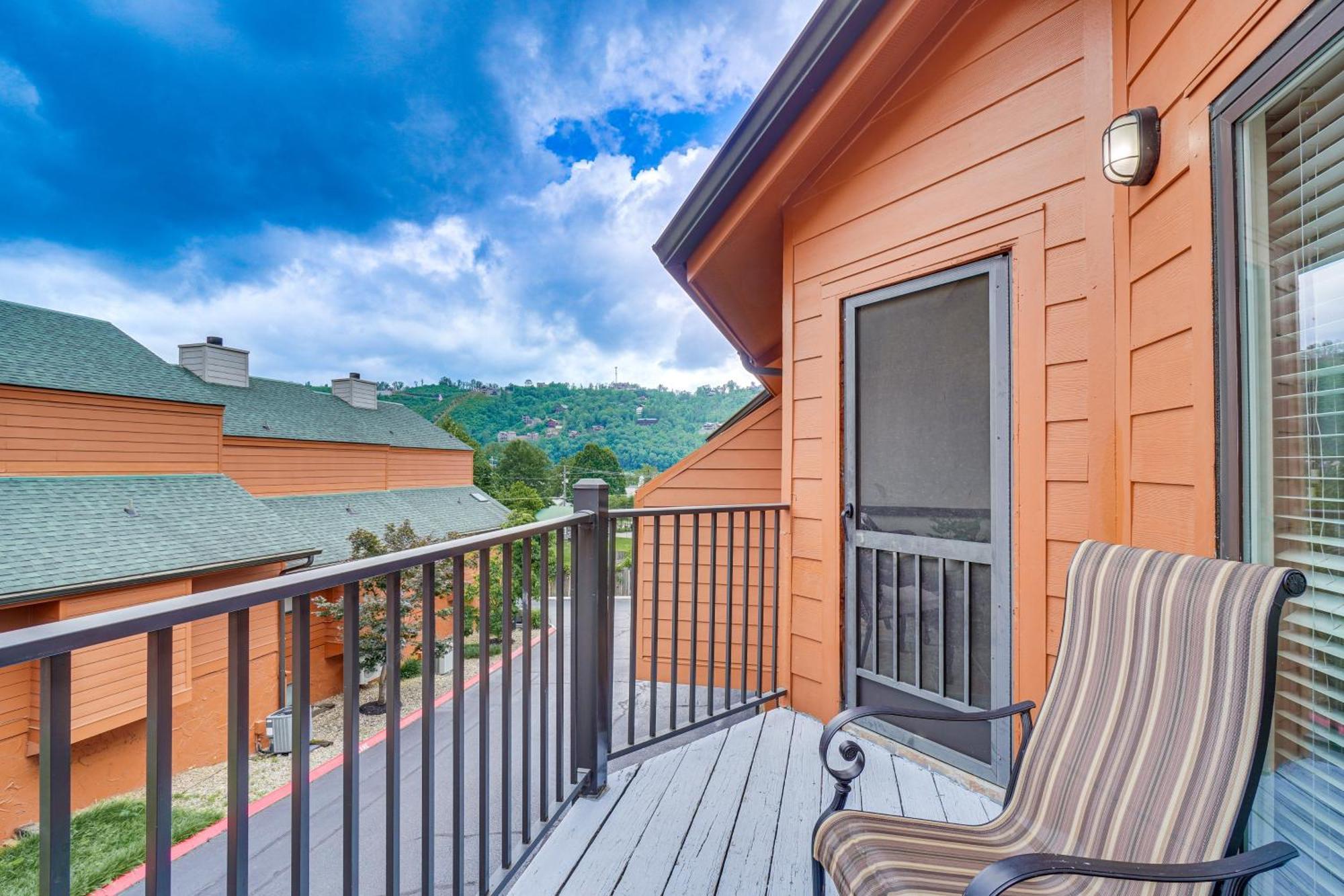 Downtown Gatlinburg Condo With Mountain-View Balcony Dış mekan fotoğraf