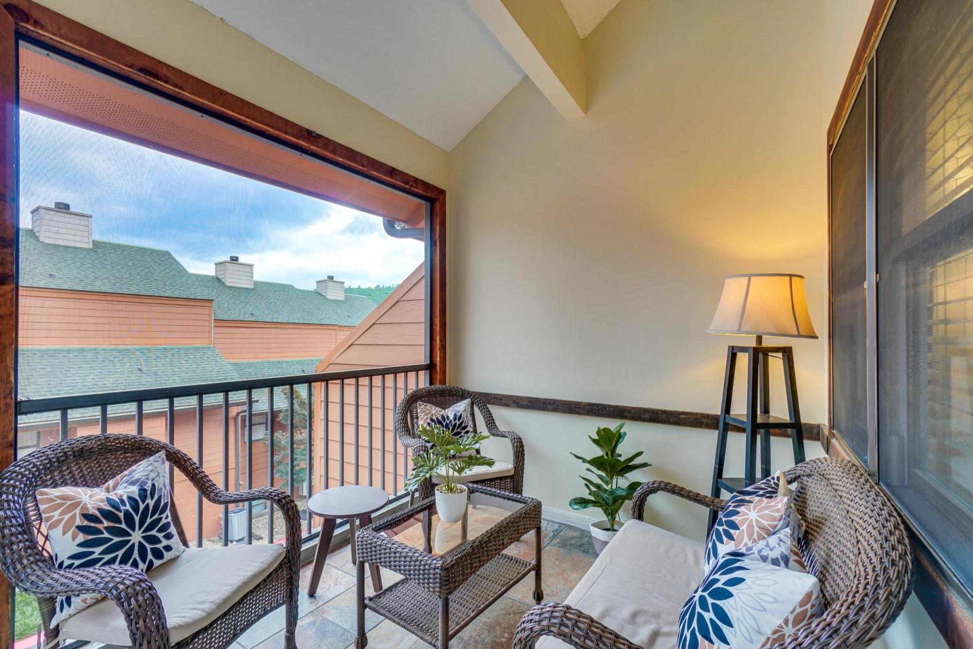 Downtown Gatlinburg Condo With Mountain-View Balcony Dış mekan fotoğraf