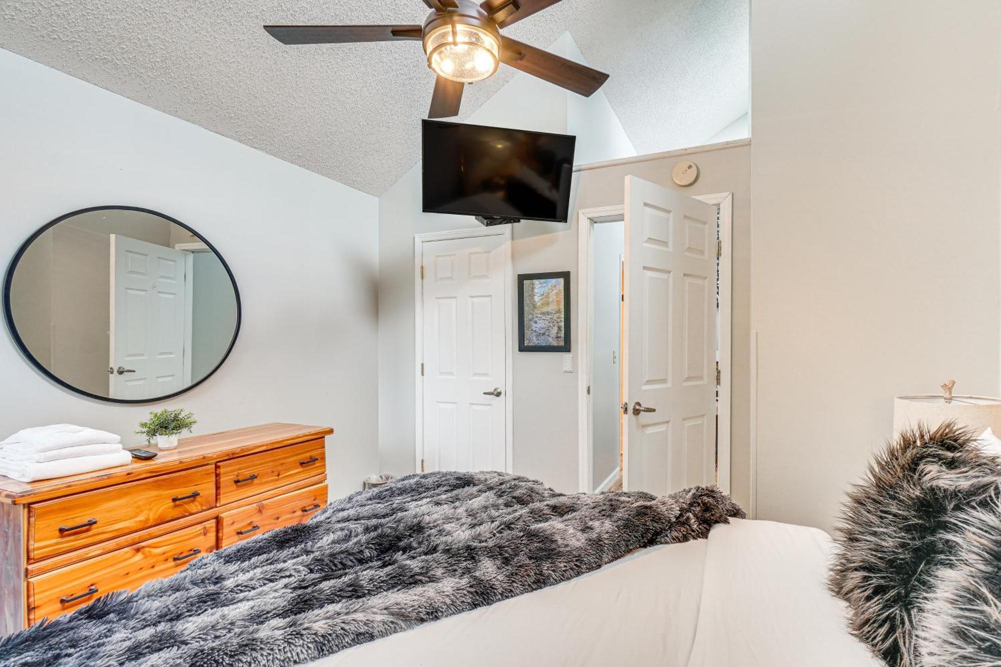 Downtown Gatlinburg Condo With Mountain-View Balcony Dış mekan fotoğraf