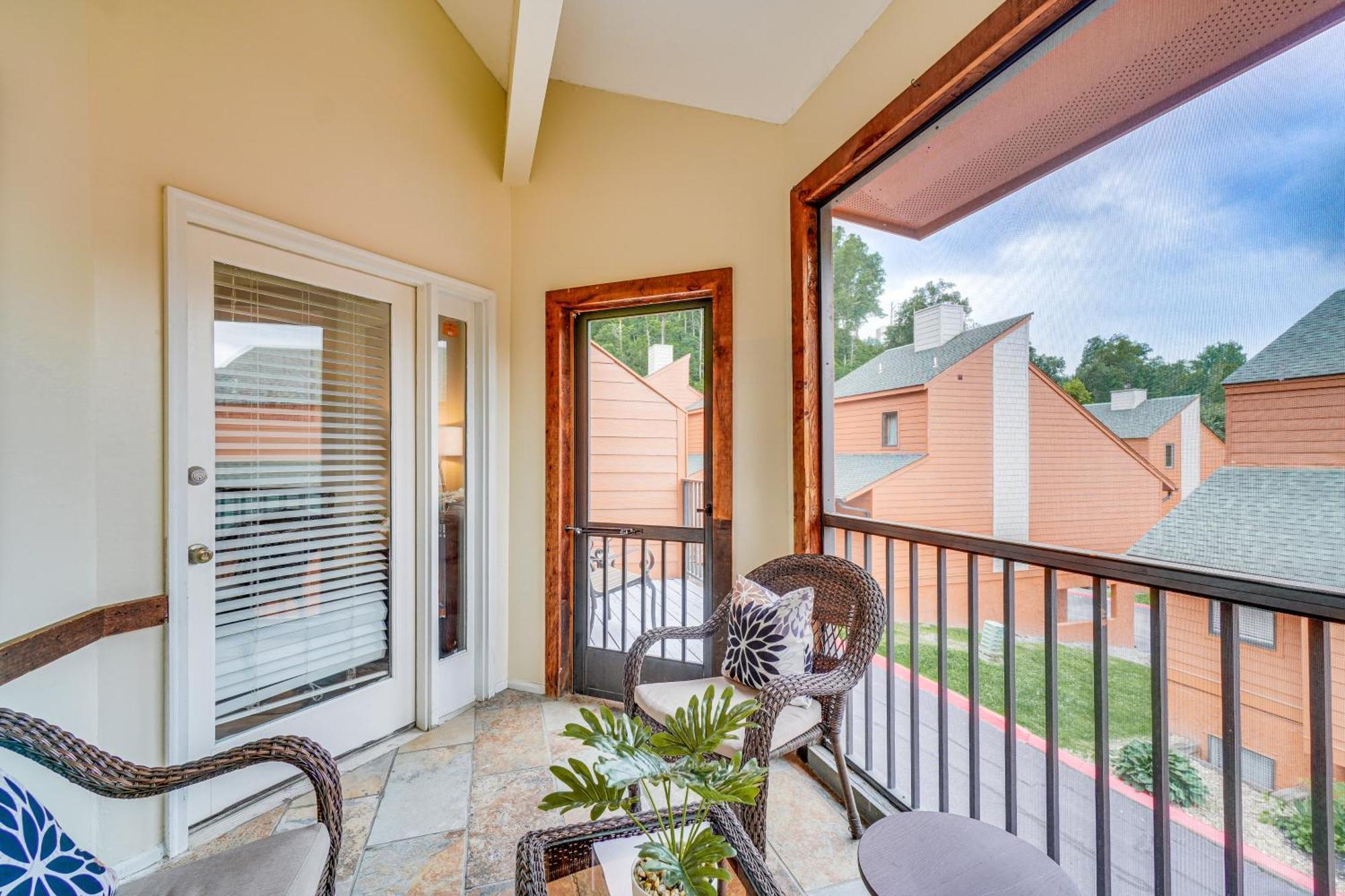 Downtown Gatlinburg Condo With Mountain-View Balcony Dış mekan fotoğraf