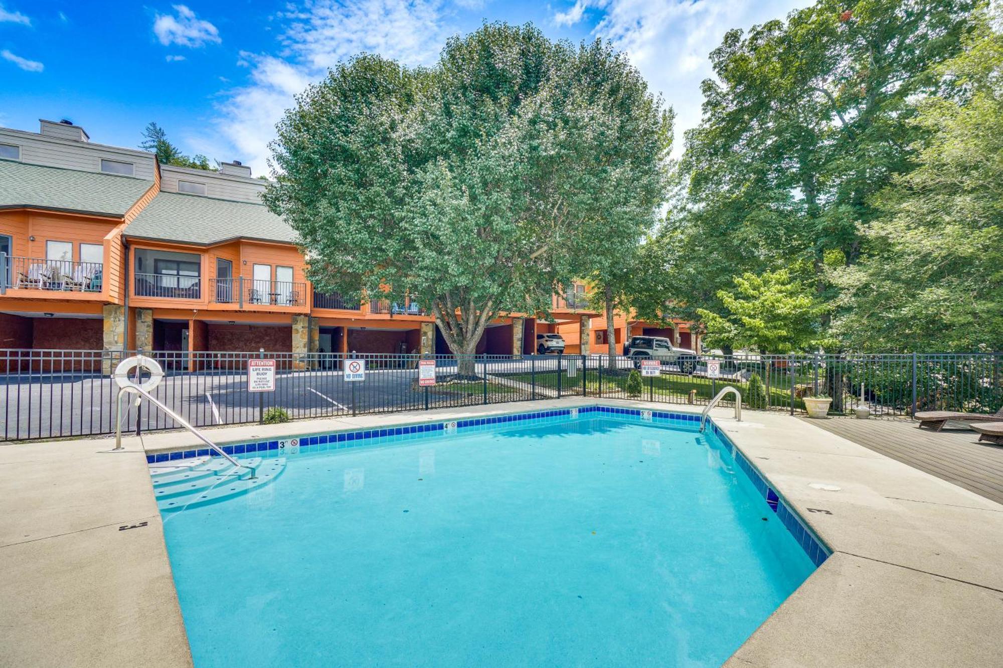 Downtown Gatlinburg Condo With Mountain-View Balcony Dış mekan fotoğraf